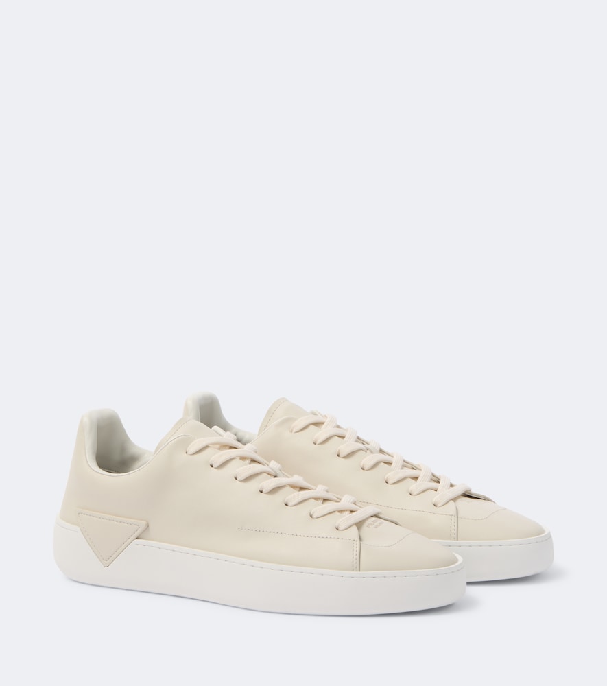 Prada Baskets Court en cuir 750 €