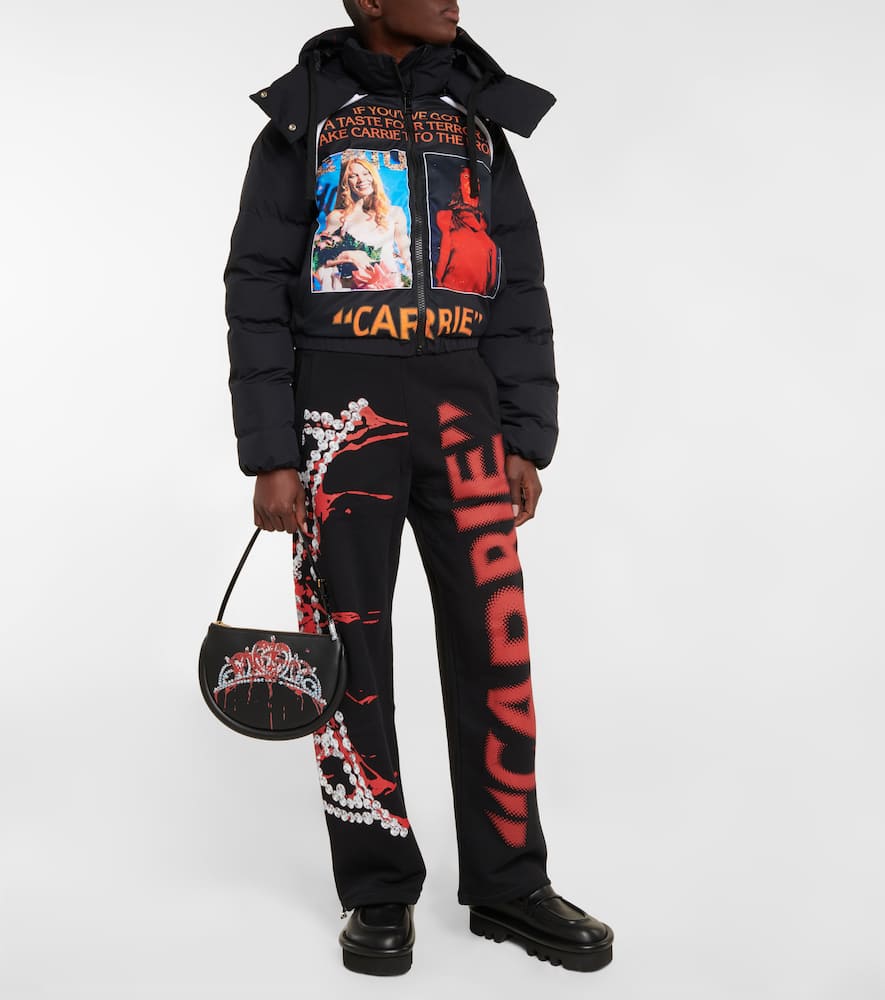 Jw Anderson Black Carrie Poster Print Cropped Puffer Jacket In Black