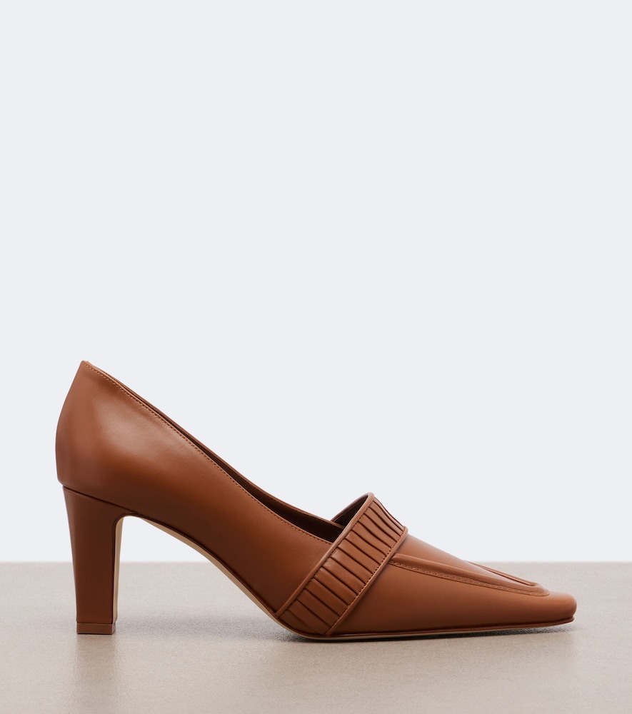 Mindita Pumps