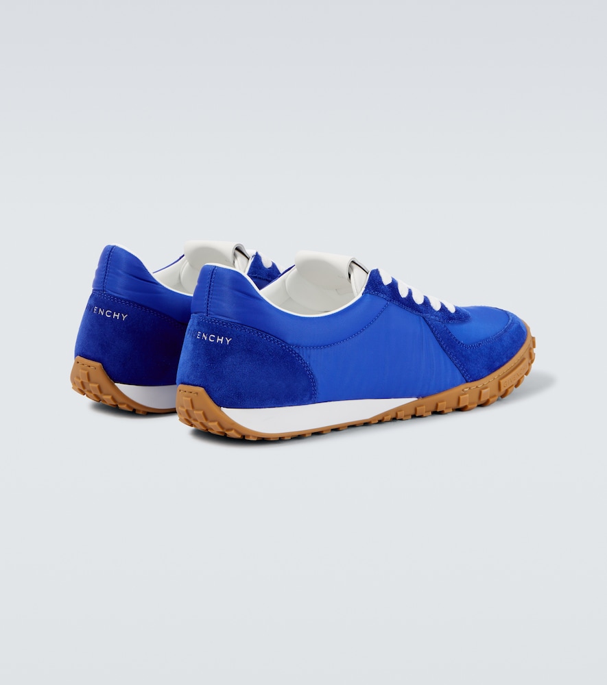 Glide Sneakers