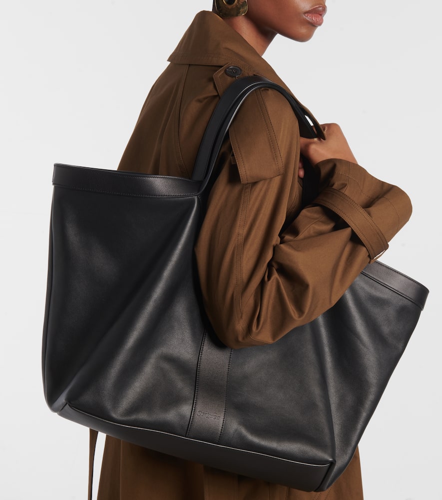 Saint Laurent Y Leather Tote Bag In Black