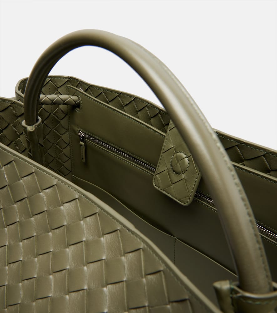 Bottega Veneta Andiamo Intrecciato Large Leather Tote Bag In Green