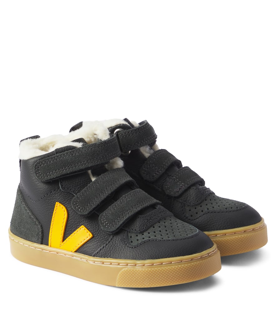 Veja Leather Sneakers In Black