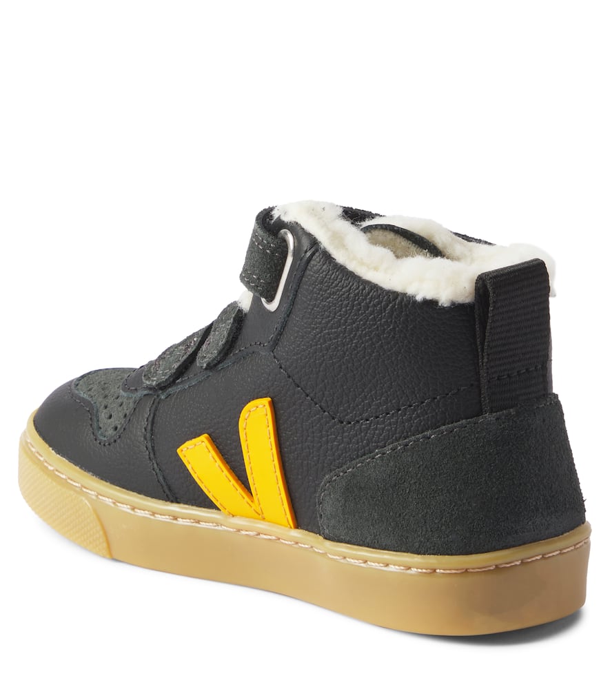 Veja Leather Sneakers In Black