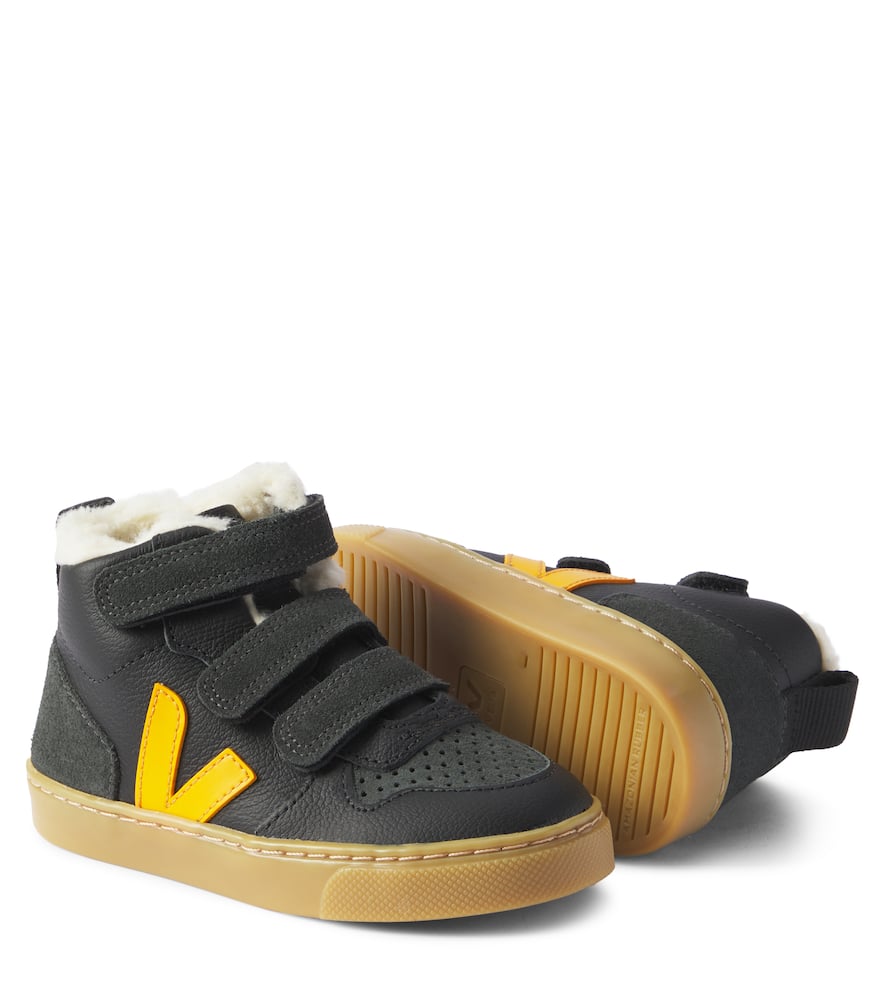 Veja Leather Sneakers In Black