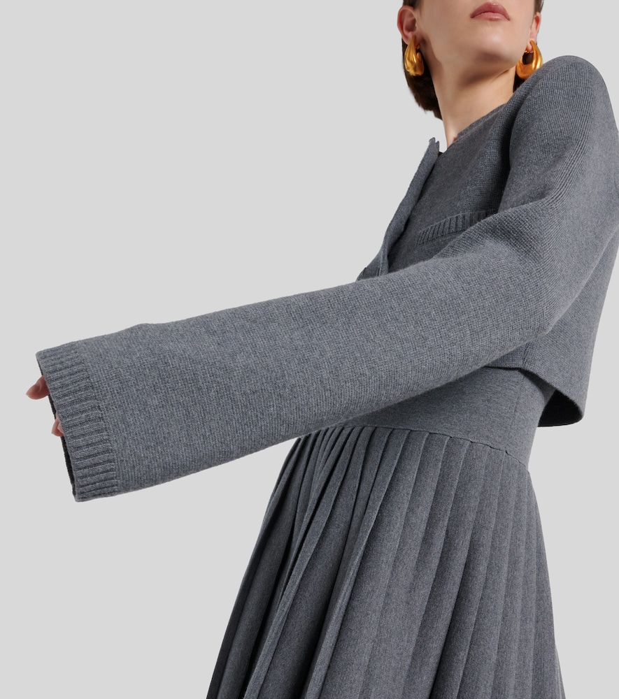 Khaite Ello Cropped Wool-blend Jacket In Grey