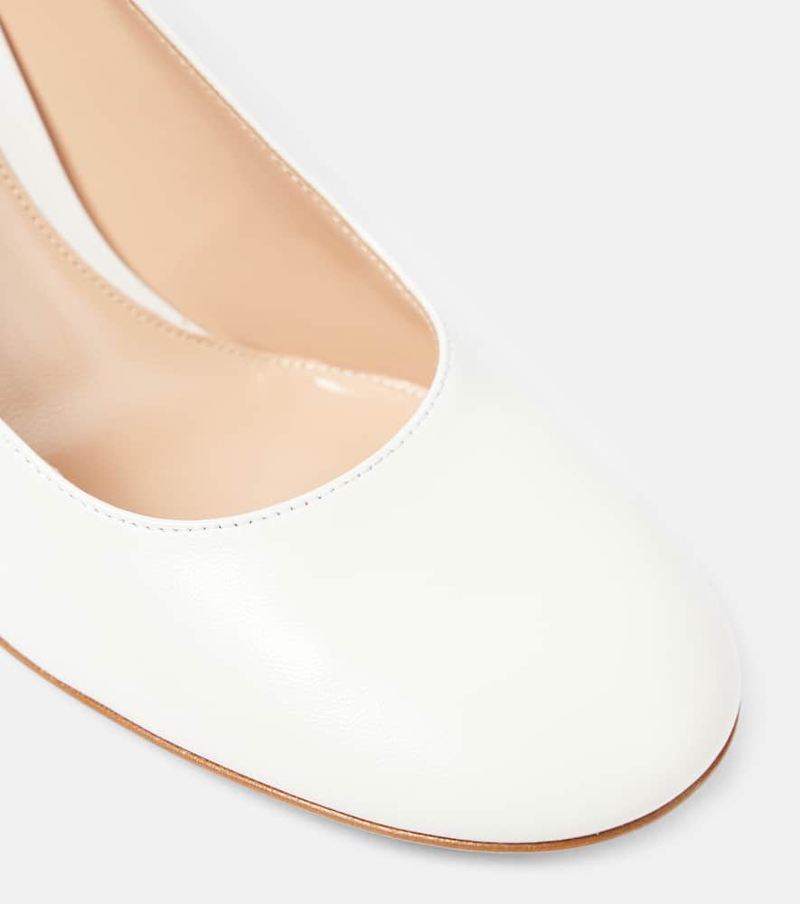 Gianvito Rossi 85 Leather Pumps In White