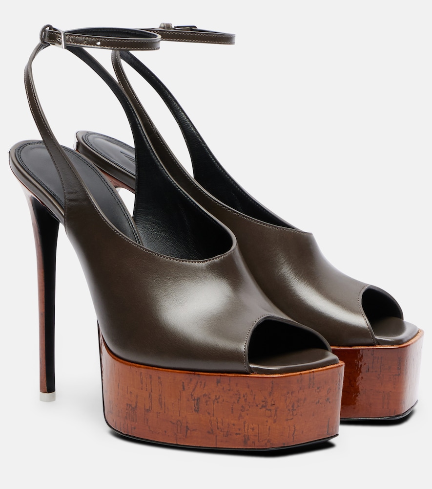 Pumps slingback Ornella in pelle con plateau