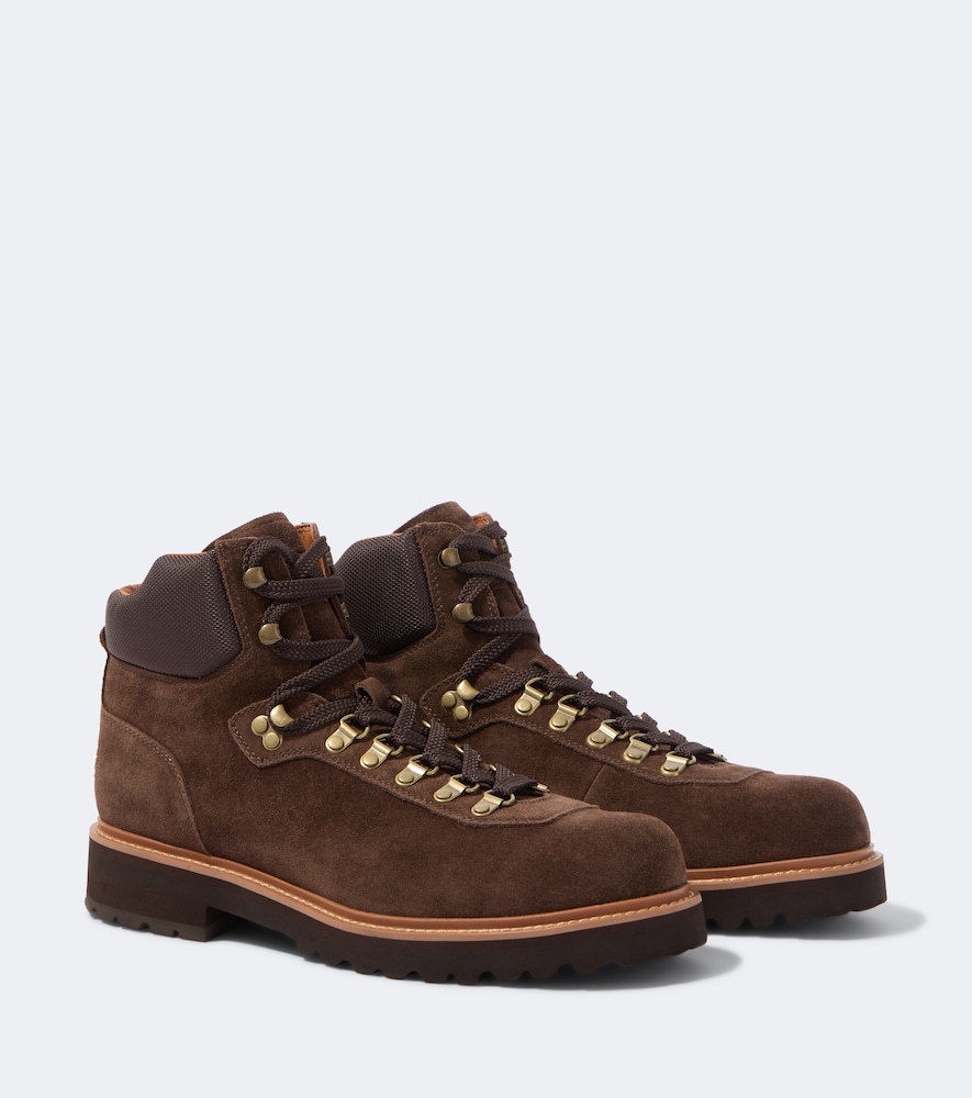 Schnürstiefel aus Veloursleder