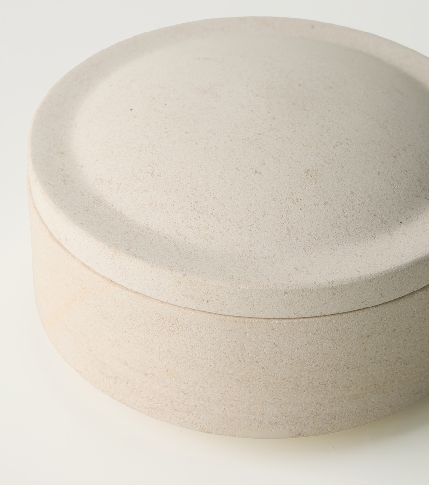  Louise Roe Louise Roe Gallery Object 07 Stoneware Container 