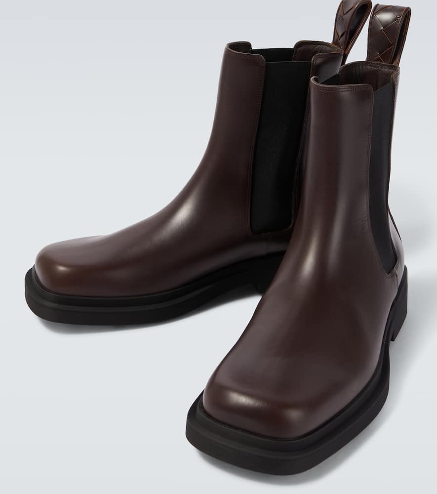 Bottega Veneta Ben Leather Chelsea Boots In Brown