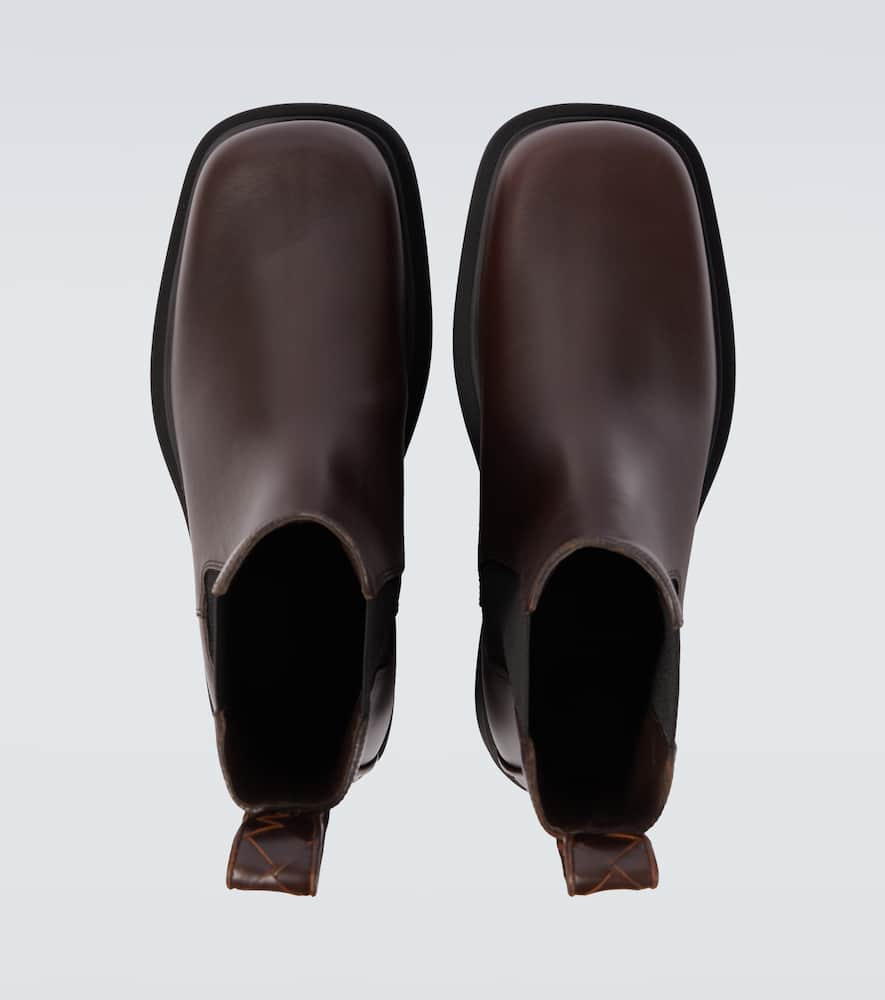 Bottega Veneta Ben Leather Chelsea Boots In Brown