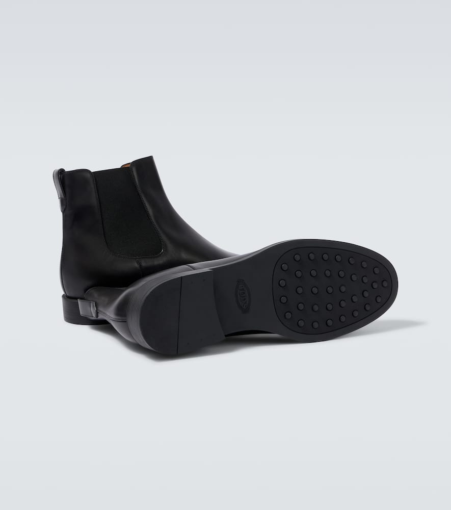 Tod's Leather Chelsea Boots In Black