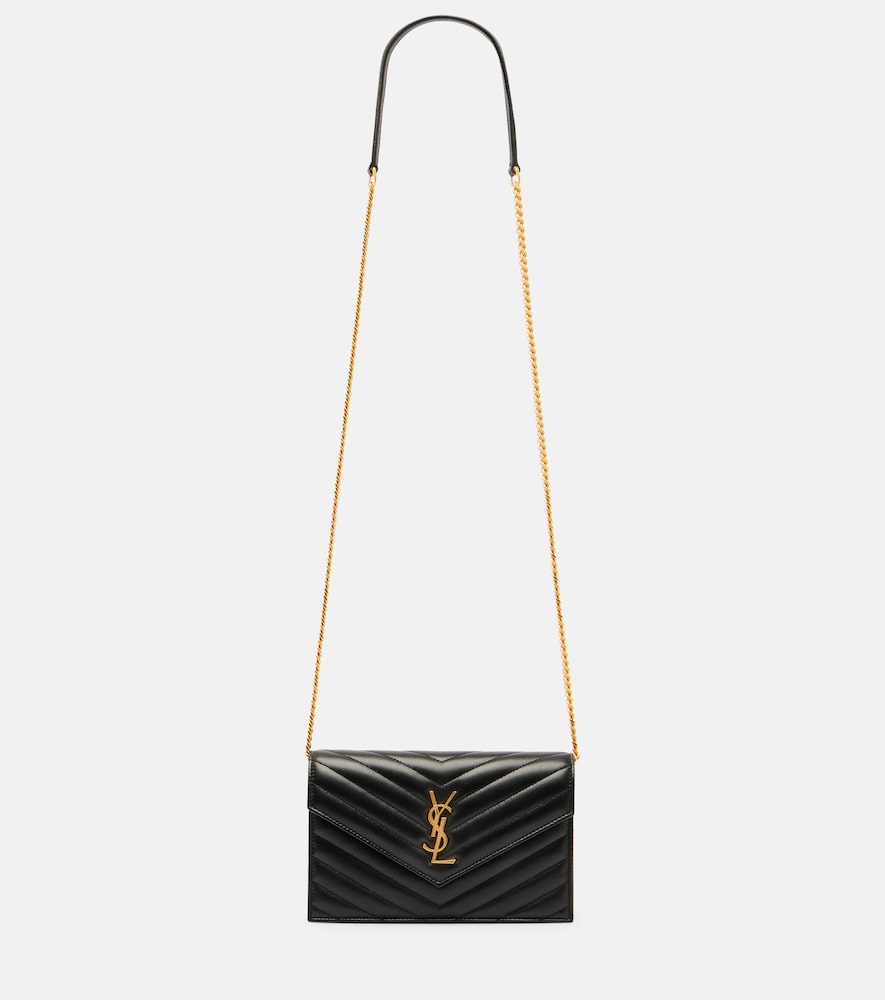 Saint Laurent Portefeuille chane Cassandre en cuir 1200 €