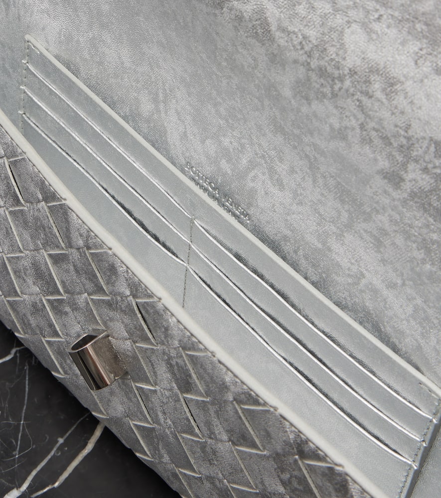 Bottega Veneta Andiamo Intrecciato Metallic Leather Clutch In Silver