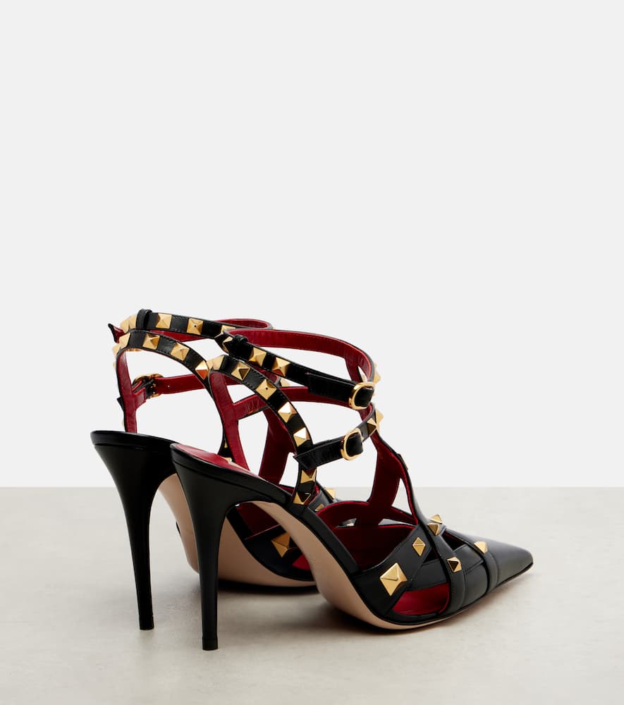 Valentino Studdy Leather Pumps In Black