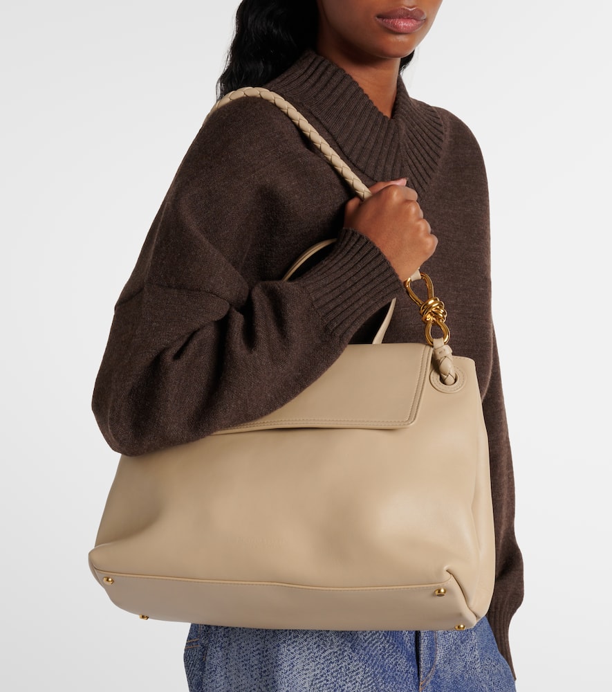 Bottega Veneta Ciao Ciao Knot Medium Leather Tote Bag In Beige