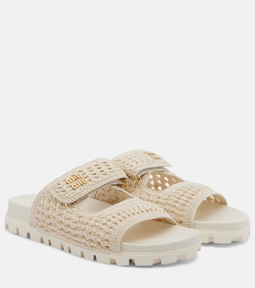 Sandalen aus Häkelstrick