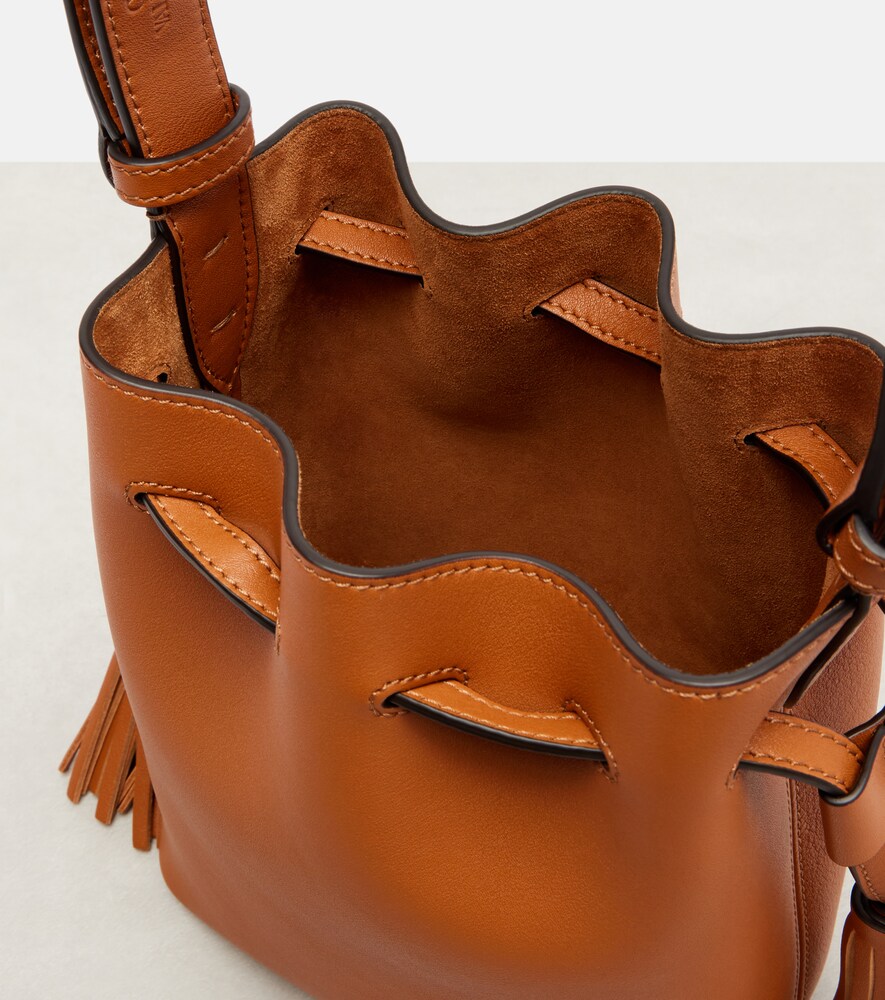  Valentino Garavani Valentino Garavani Bucket-bag So Seau Small Aus Leder 