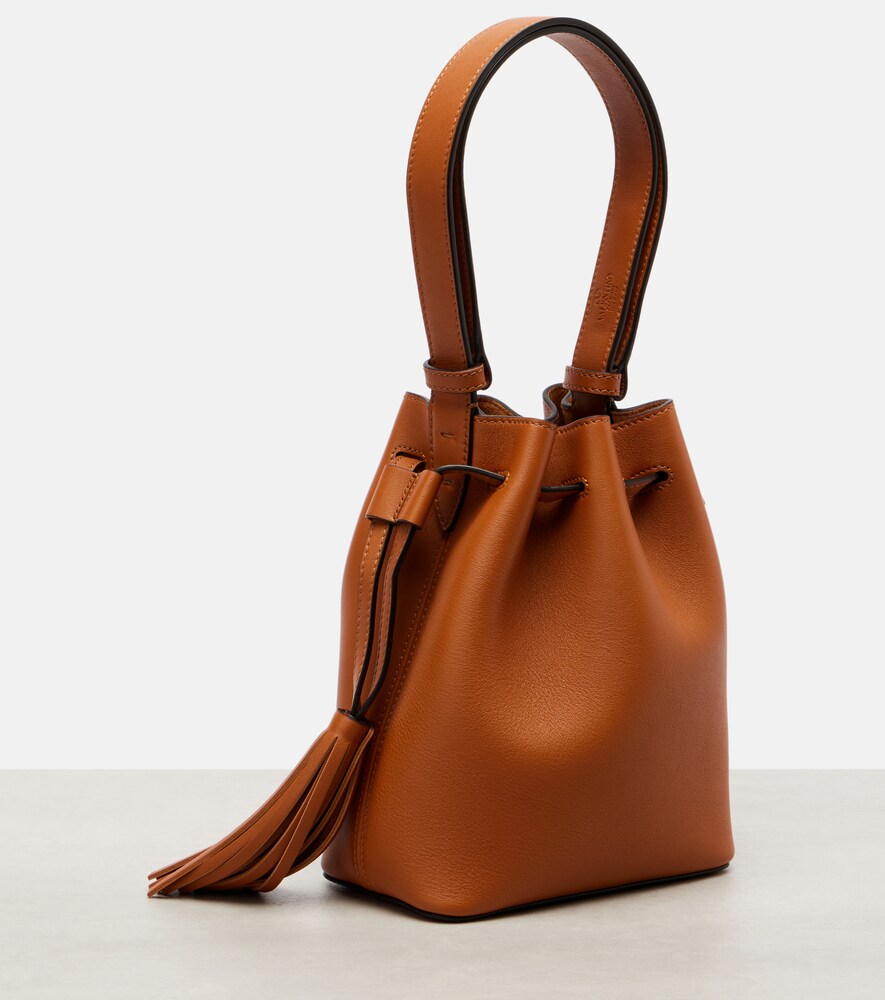  Valentino Garavani Valentino Garavani Bucket-bag So Seau Small Aus Leder 