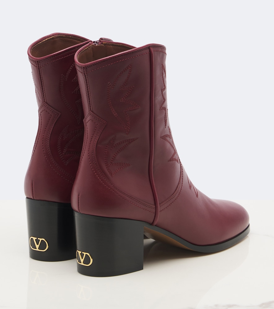 Garavani Vlogo Cowboy Boots