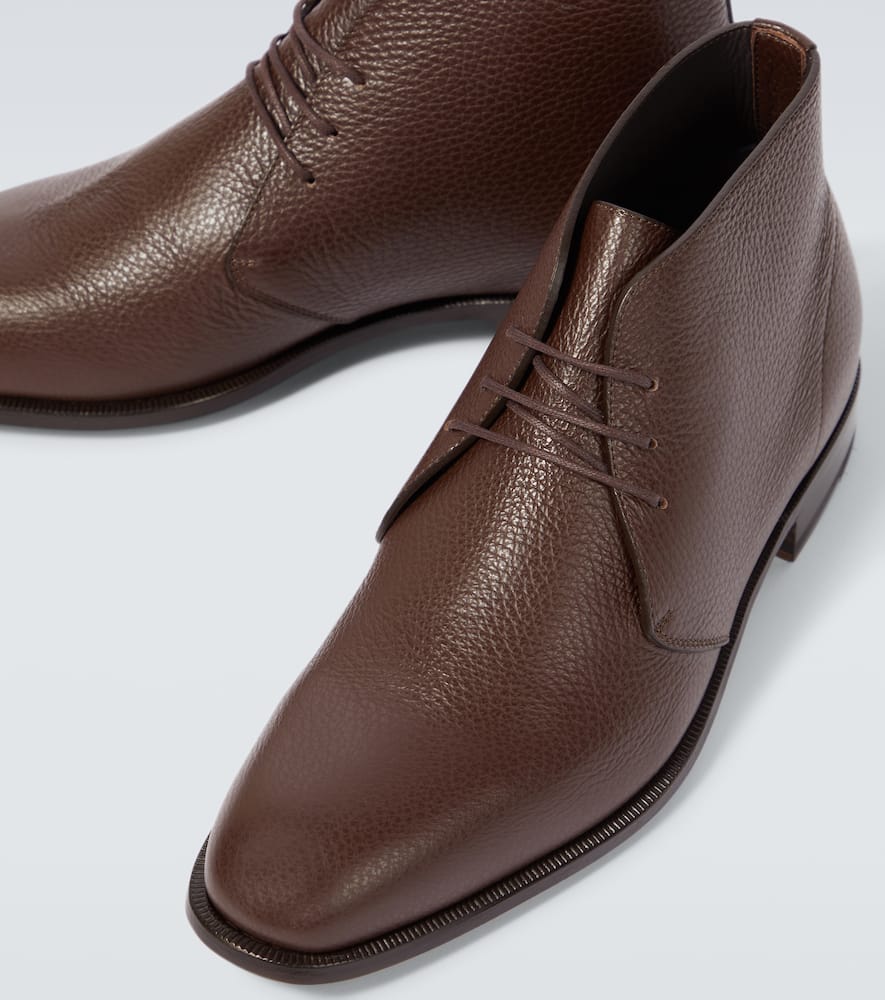 Manolo Blahnik Berwick Leather Desert Boots In Black