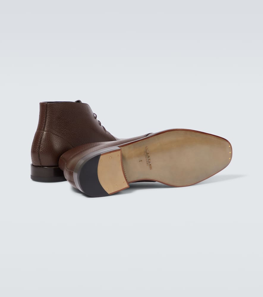 Manolo Blahnik Berwick Leather Desert Boots In Black