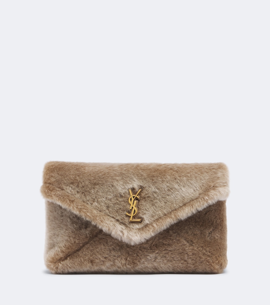 Clutch Cassandre Large aus Shearling