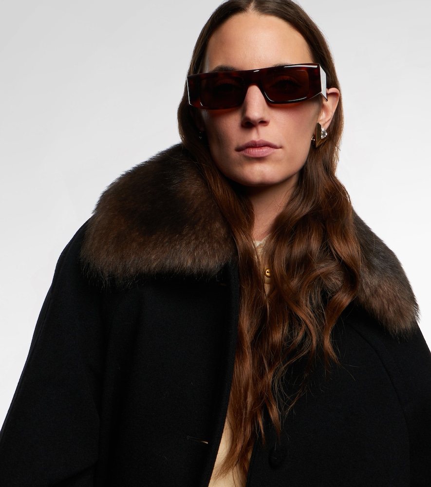  Valentino Valentino Eckige Sonnenbrille Vlogo 