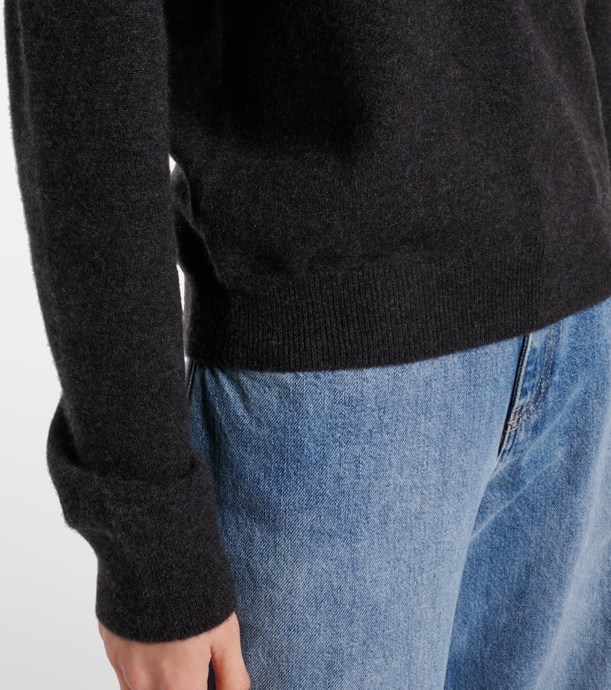 The Row Isadora V-neck Cashmere Sweater With Ribbed Cuffs In Grey
