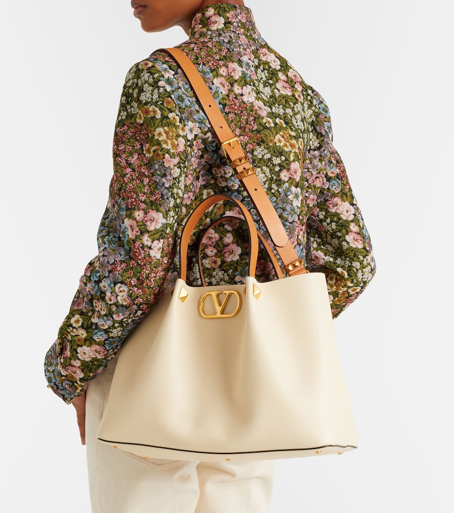 通勤も買い物もシックに。VALENTINO GARAVANIで叶える洗練トート