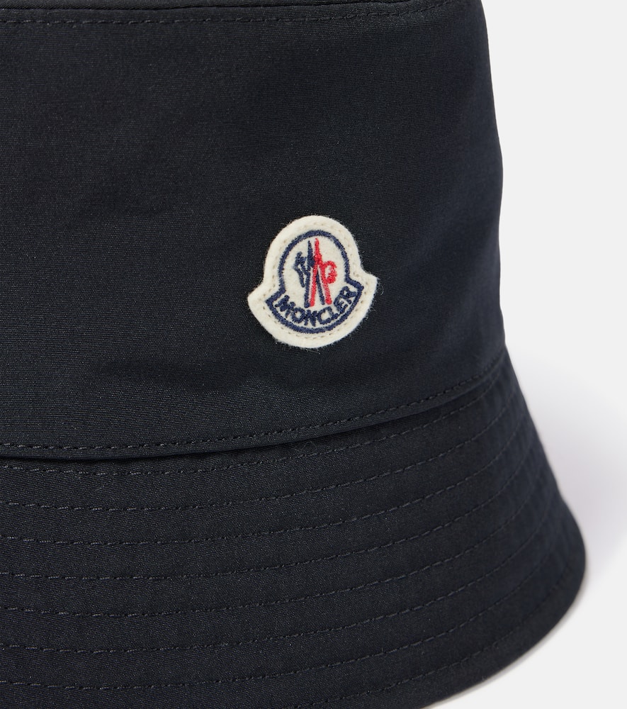 Moncler Black Logo Bucket Hat In Black