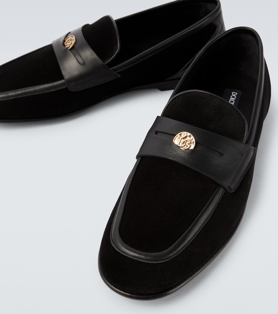 Dolce & Gabbana Ariosto Black Loafers With Metallic Dg Logo Plate On The Front In Leather And Suede Man In Black
