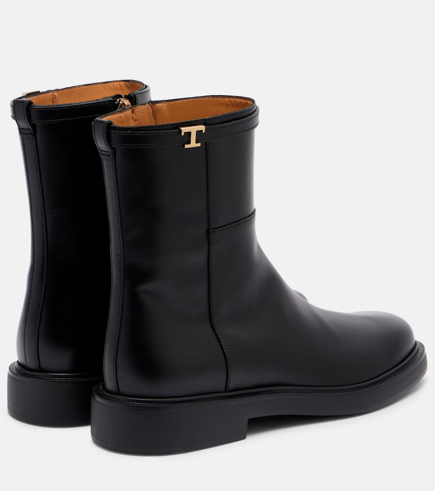  Tod's Tod's Leather Ankle Boots 