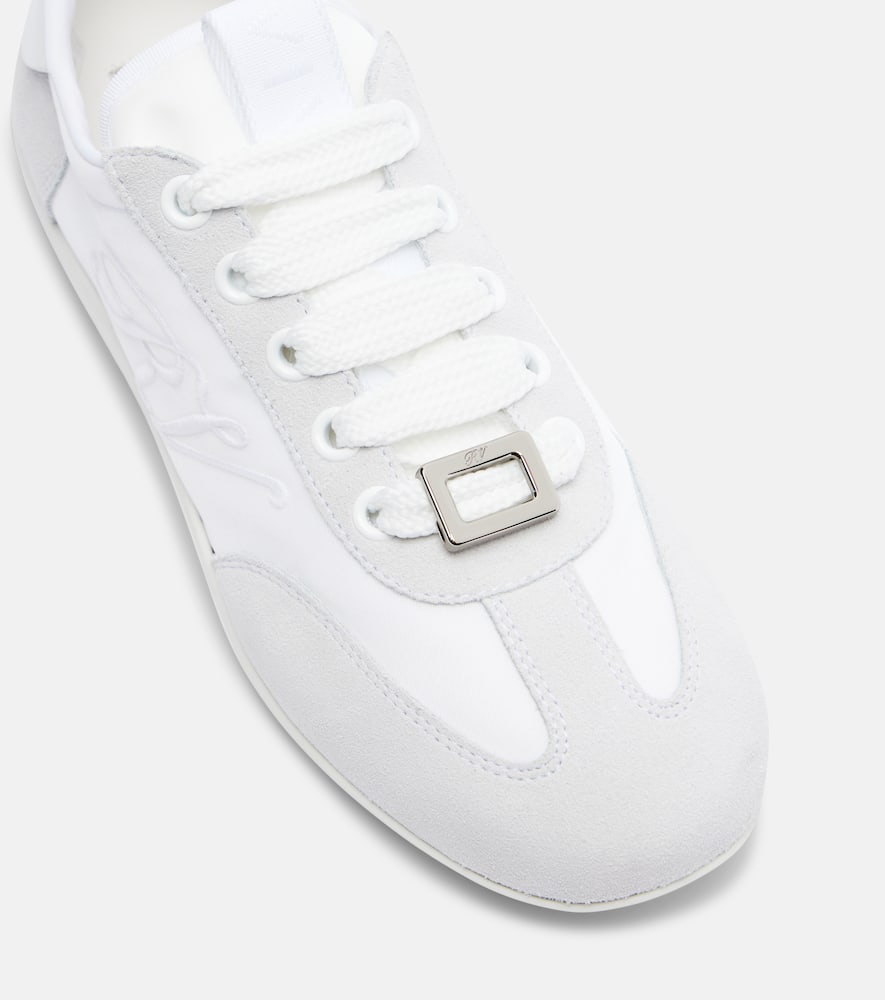 Roger Vivier Low-top Sneakers Metal Eyelets Rubber Sole Suede Panels In White