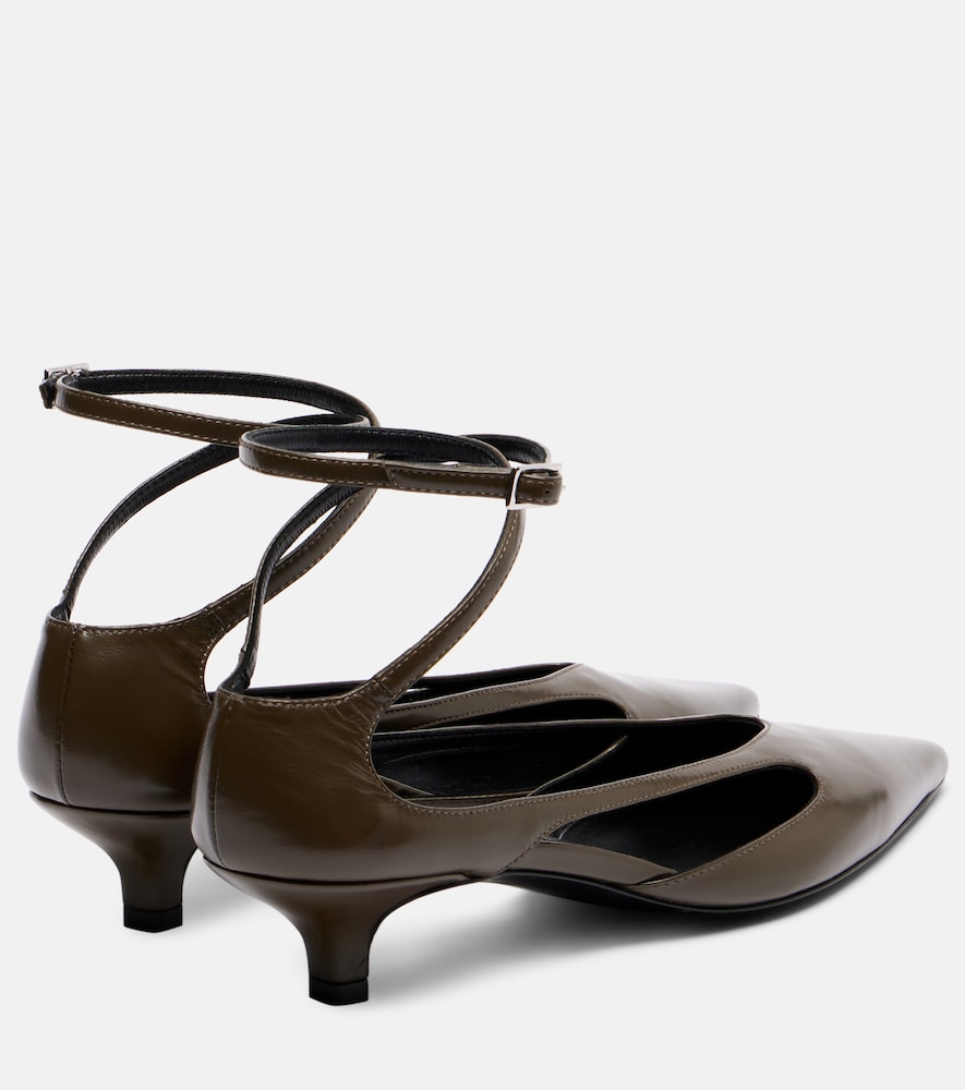  Toteme Toteme Cutout Leather Pumps 