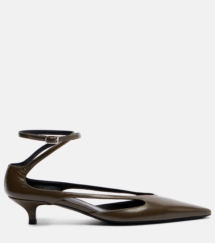  Toteme Toteme Cutout Leather Pumps 
