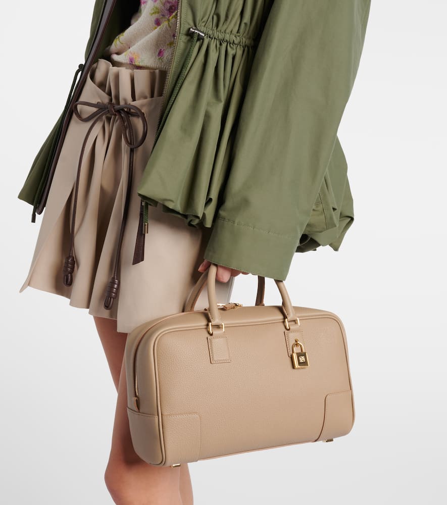 Loewe Amazona 28 Leather Tote Bag In Sand