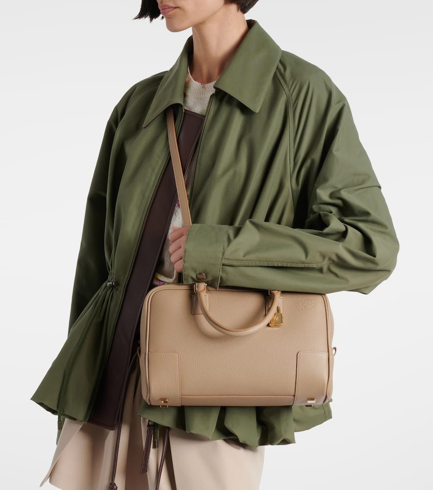 Loewe Amazona 28 Leather Tote Bag In Sand