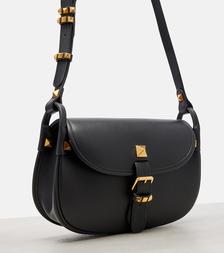  Valentino Garavani Valentino Garavani Flaneuse Rockstud Medium Leather Crossbody Bag 