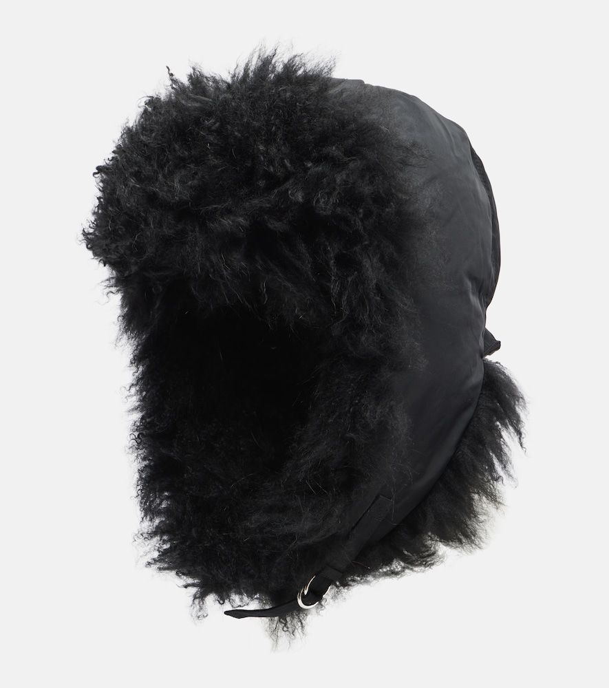 Yves Salomon Chapeau doudoune en shearling 240 €