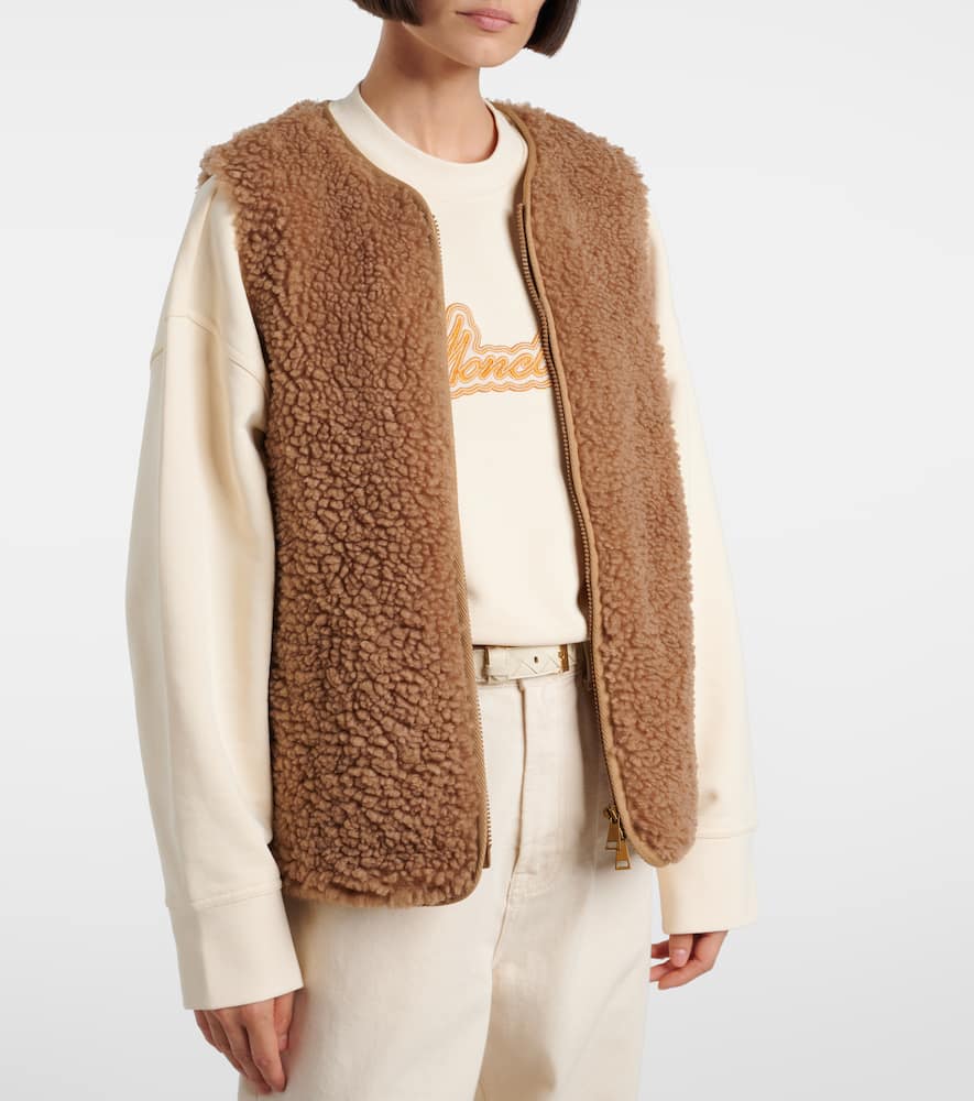 Moncler Quintin 3-in-1 Shearling-trimmed Short Down Jacket In Brown