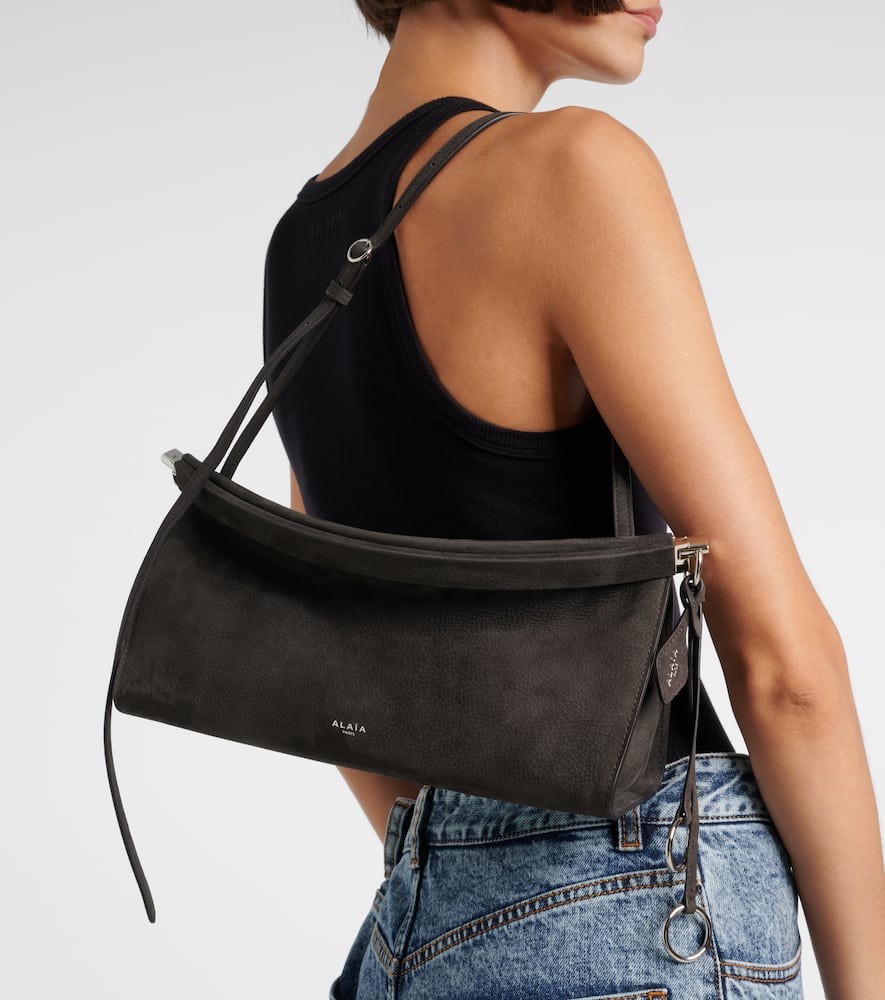 Alaïa Le Click East West Medium Shoulder Bag In Gray