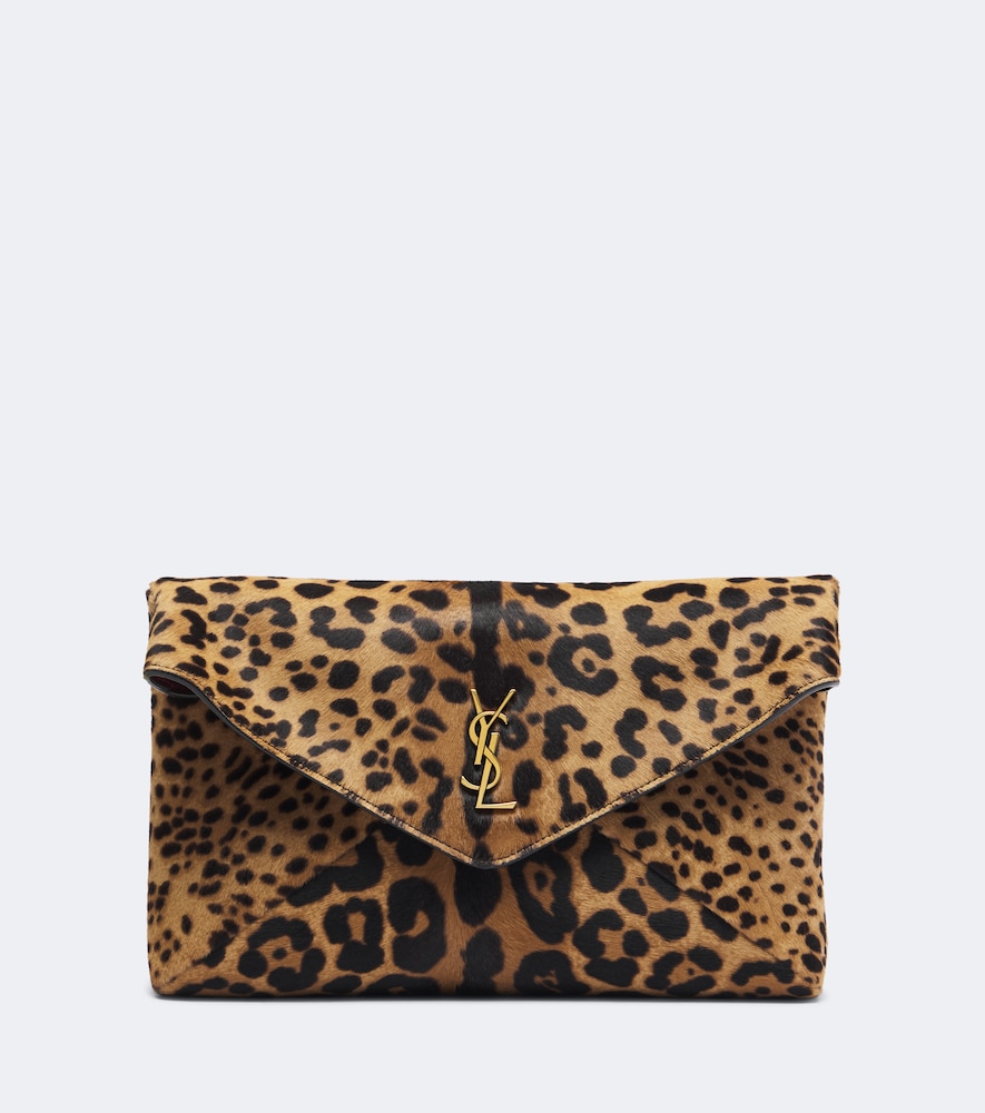 Saint Laurent Pochette Cassandre en cuir faon poulain 1200 €