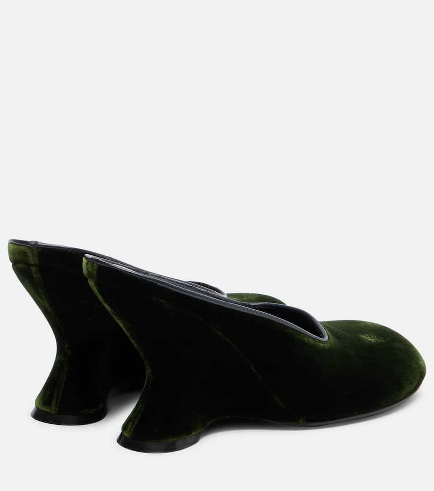 Dries Van Noten 95 Velvet Wedges In Purple