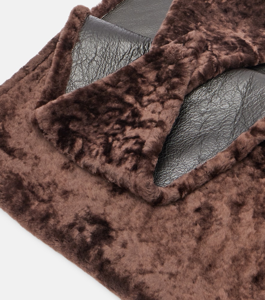  Nour Hammour Nour Hammour Schal Aus Shearling 