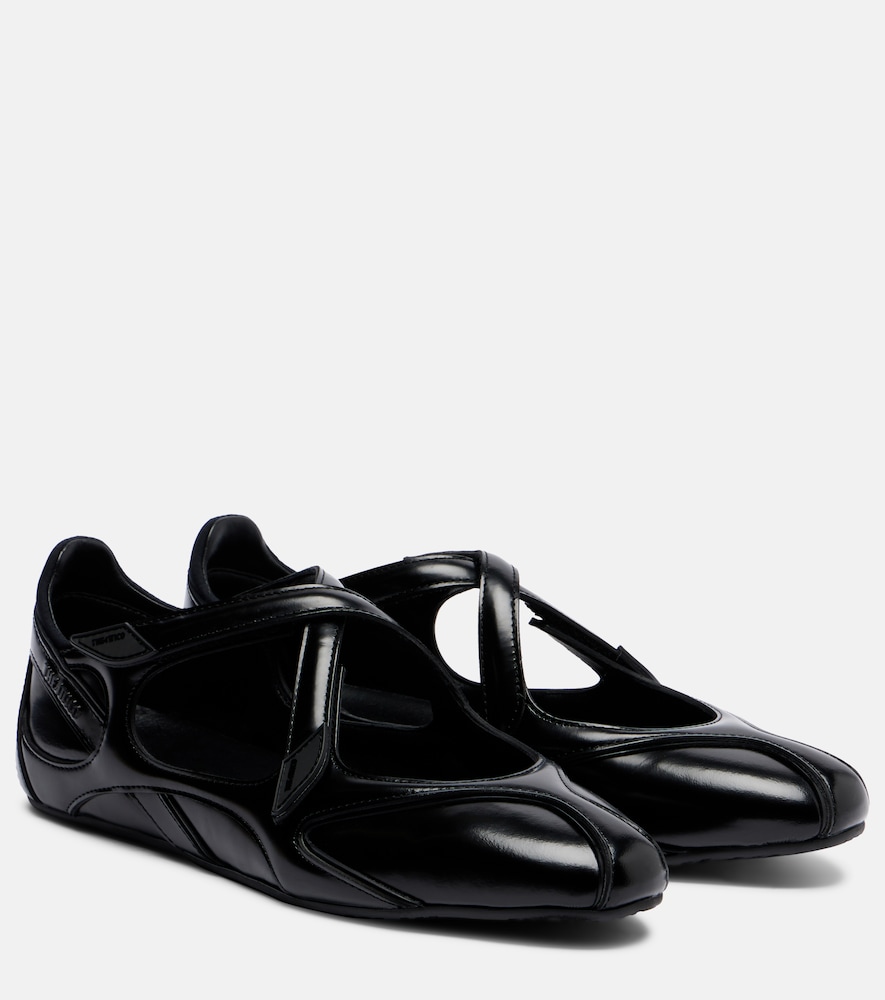 Ballerinas Floor 01 aus Lackleder