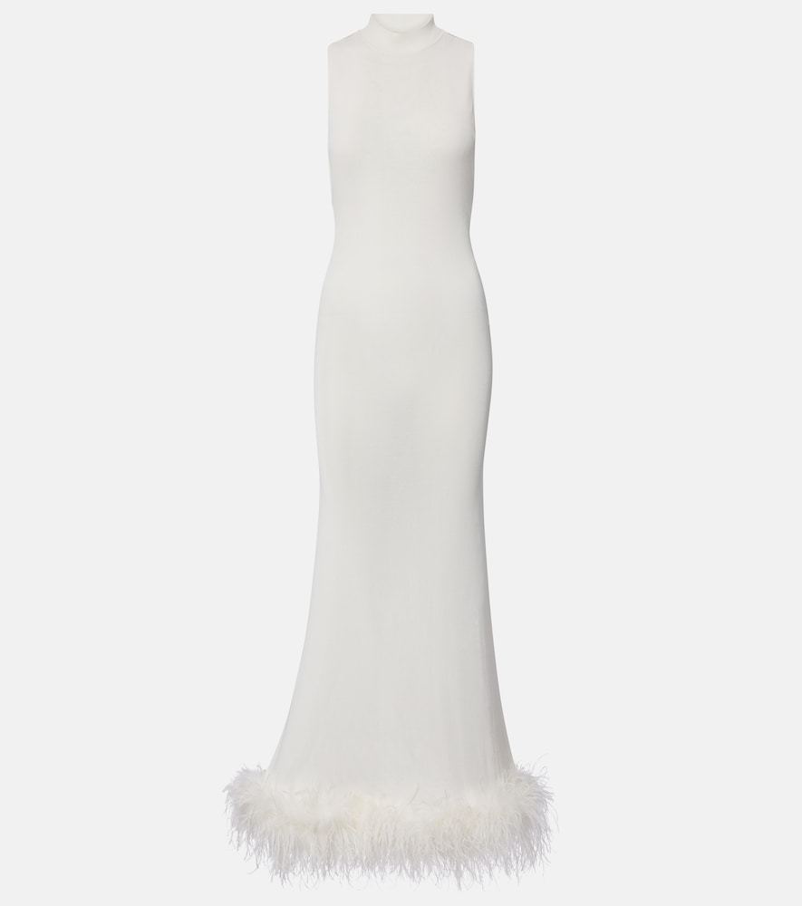 Robe mit Federn