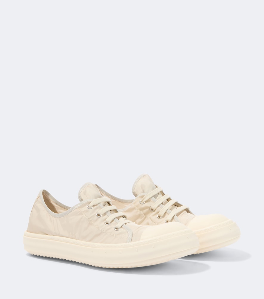 Sneakers Tower