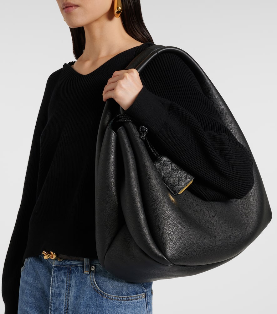 Bottega Veneta Great Campana Leather Shoulder Bag In Black